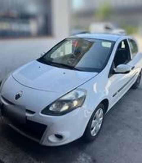 Clio III Clio 1.5 dCi 105 eco2 Dynamique 2008 occasion 84700 Sorgues