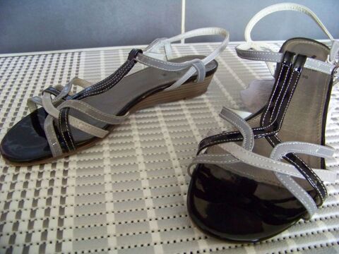 Nu-pieds femme gris/noir vernis  Pointure 39 9 Saint-Jean-de-Thouars (79)