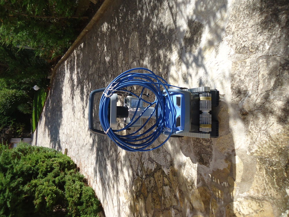 ROBOT DE PISCINE DOLPHIN M 600 AVEC CADDY Bricolage