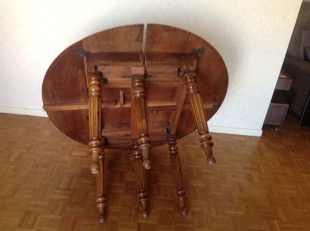 Table salle &agrave; manger, avec rallonges Meubles