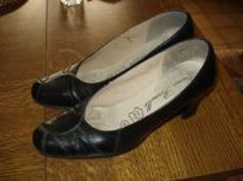 2 paires souliers femme noire et une marron cuir 0 M�rignies (59)