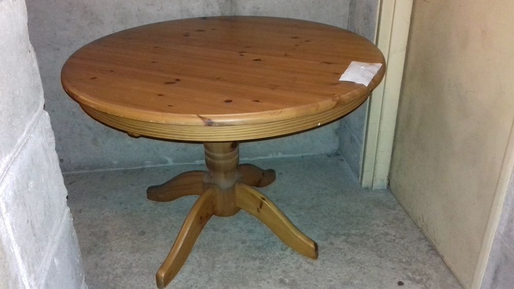 table &agrave; manger H&ecirc;tre &agrave; n?uds massif Meubles