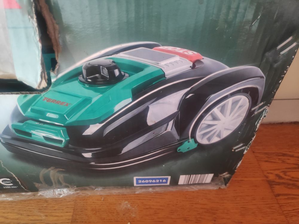 robot tondeuse neuf encore dans l'emballage FERREX Jardin