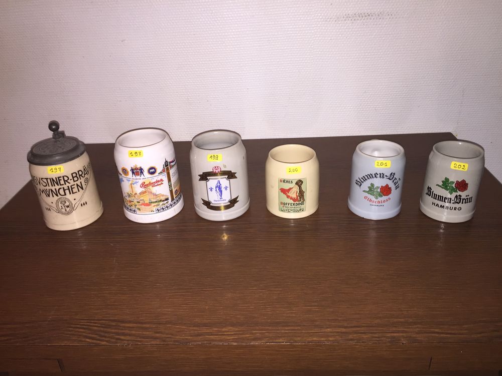 Collection de chopes de bi&egrave;re et de sous-bocks 