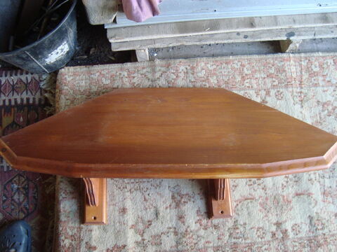 Etag�re d'angle en bois 16 Villev�que (49)