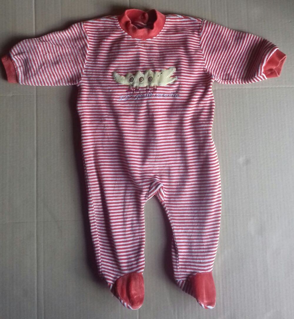 Pyjama raye rouge Puériculture