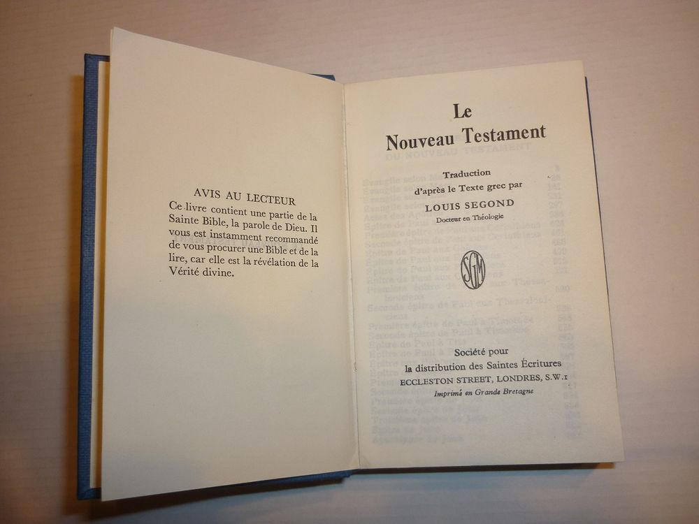 "LE NOUVEAU TESTAMENT" de Louis SEGOND Format poche couleurs Livres et BD