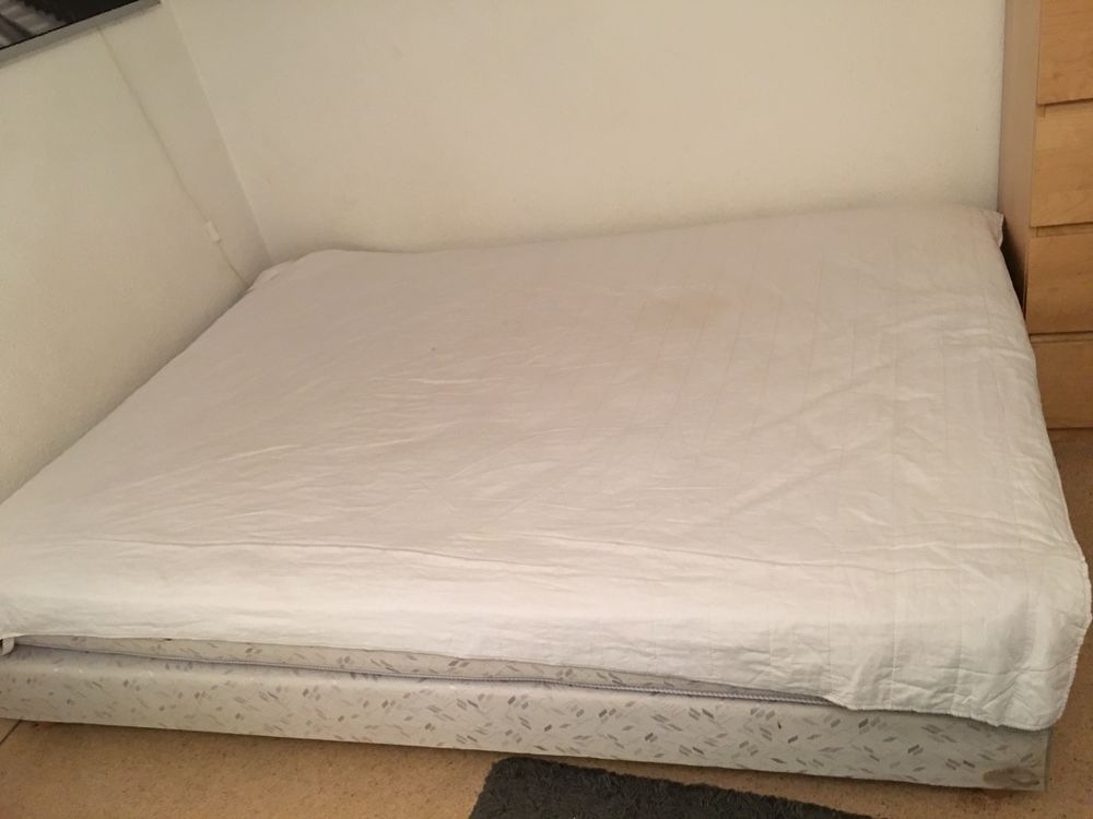 Cadre lit+Matelas Meubles