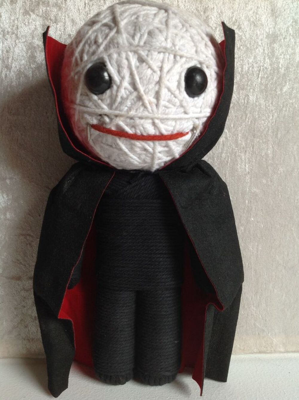 VAMPIRE VOODOO DRACULA DOLLS 31cm HAUT CAPE VELOURS Envoi Po Décoration