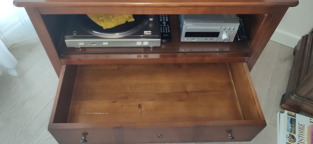 Beau meuble TV en bois Meubles