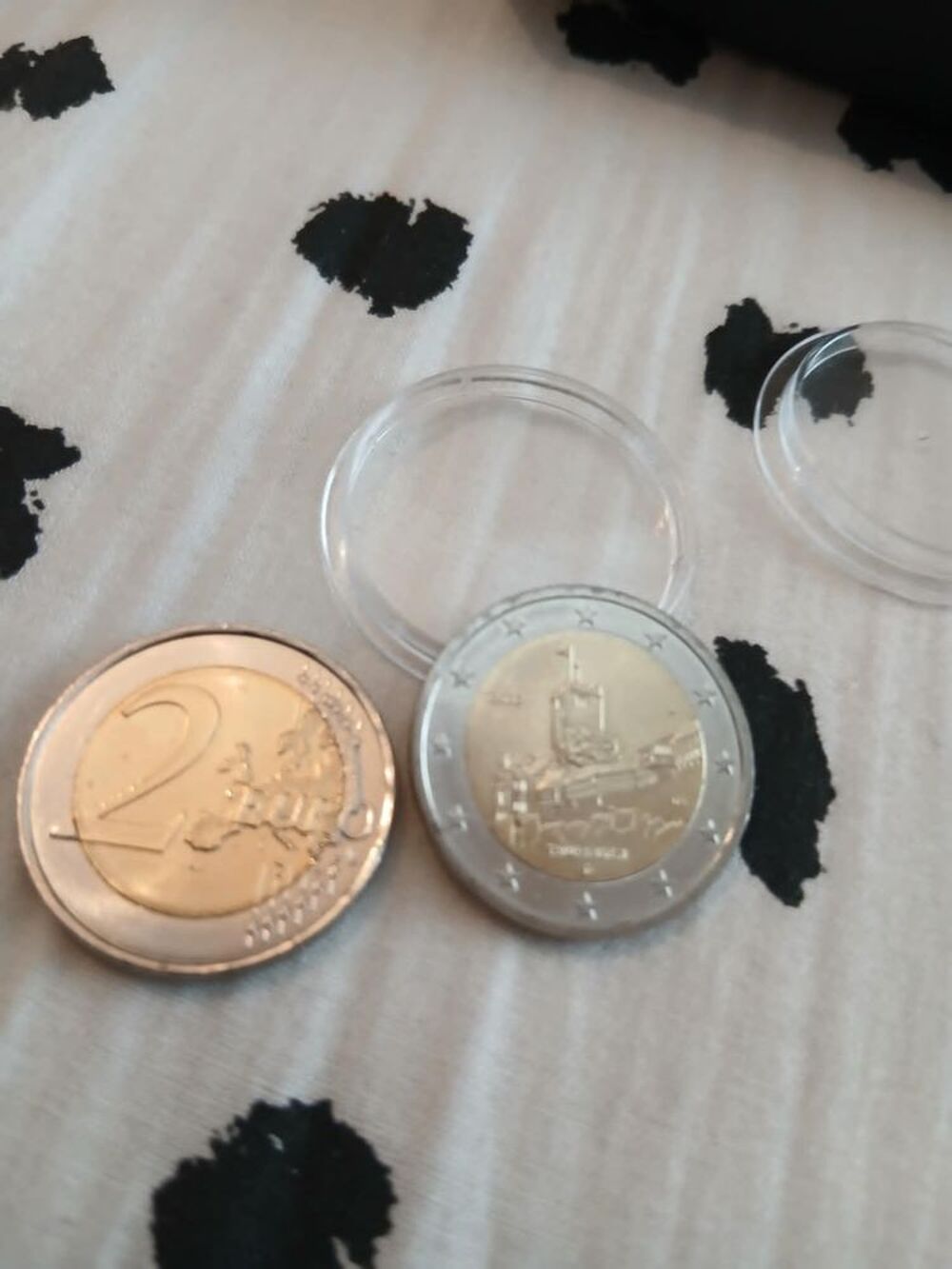  Lot de cinq pi&egrave;ces de collection de 2  N&deg; 1396 