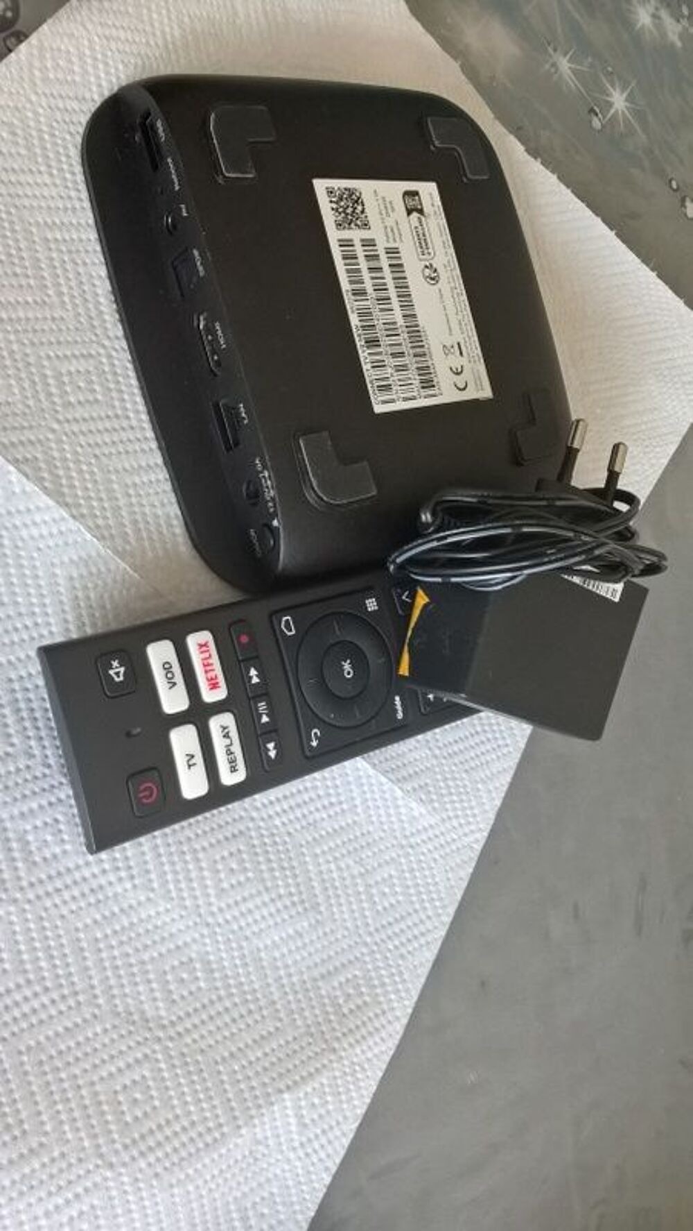 d&eacute;codeur TV conect red neuf complet . Photos/Video/TV