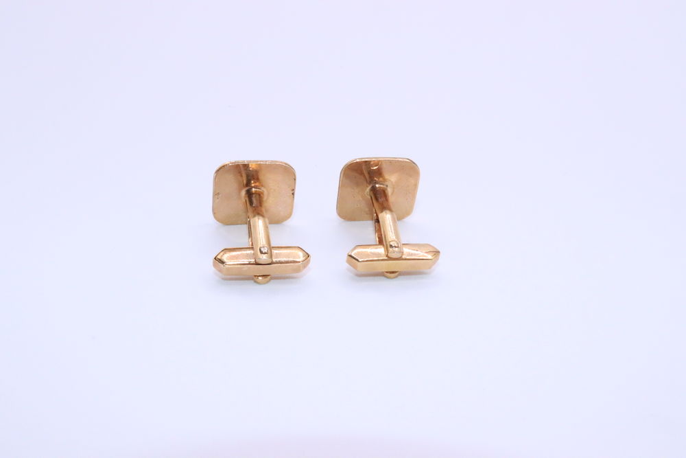 Boutons de manchettes 
Bijoux et montres