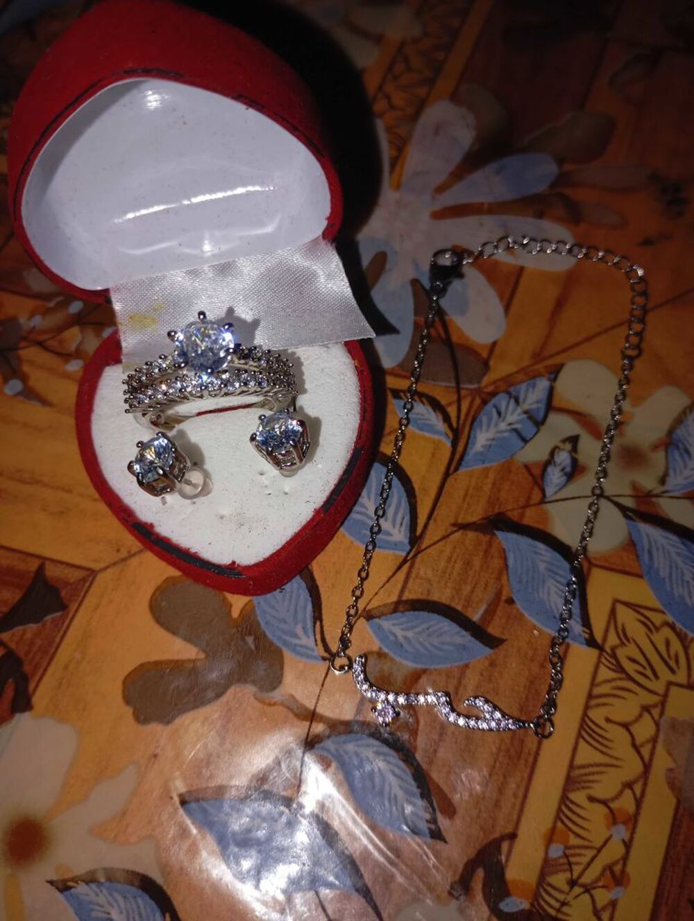 combin&eacute; de 3 bijoux pour femmes, en Argent et diamant Zircon. Bijoux et montres