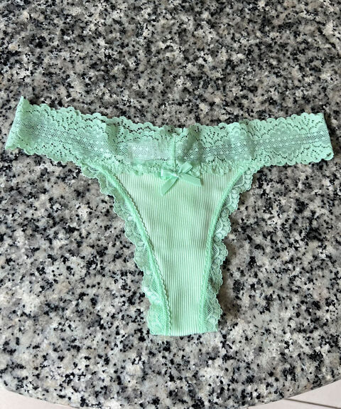 String vert menthe en dentelle taille XS. Neuf jamais porté Céret (66)