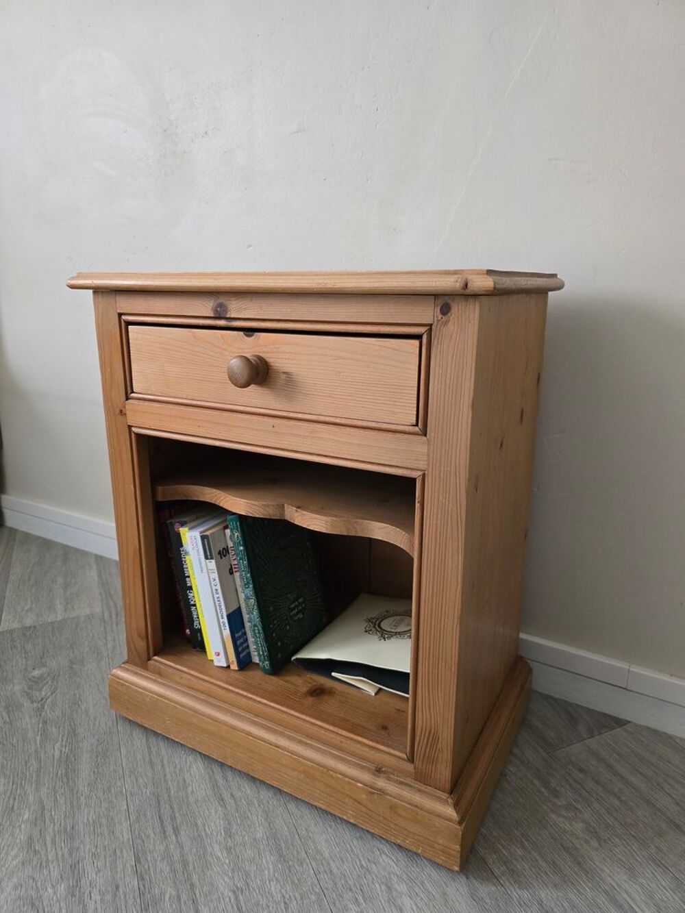une chambre et bureau en pin massif Meubles