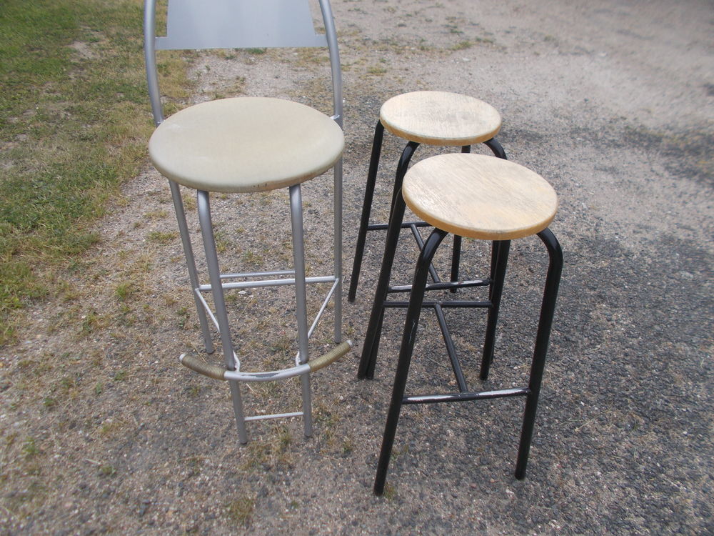 deux tabouret de bar + un autre m&eacute;tallique faire prix Décoration
