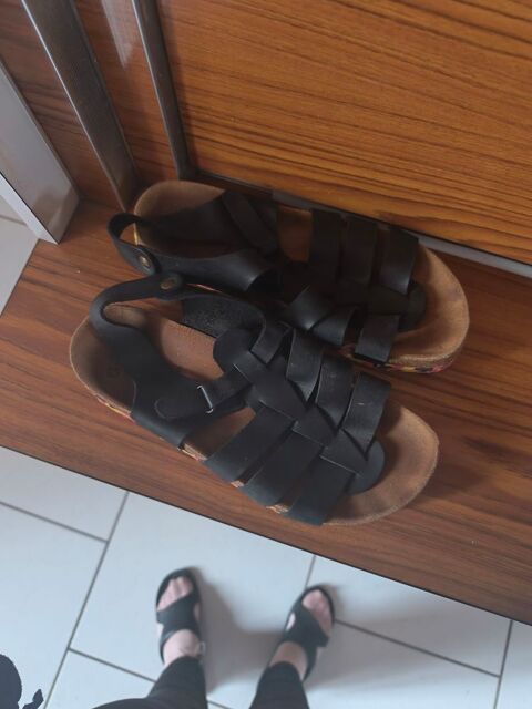 6€ chaussures ouverte taille 39 6 Accolay (89)