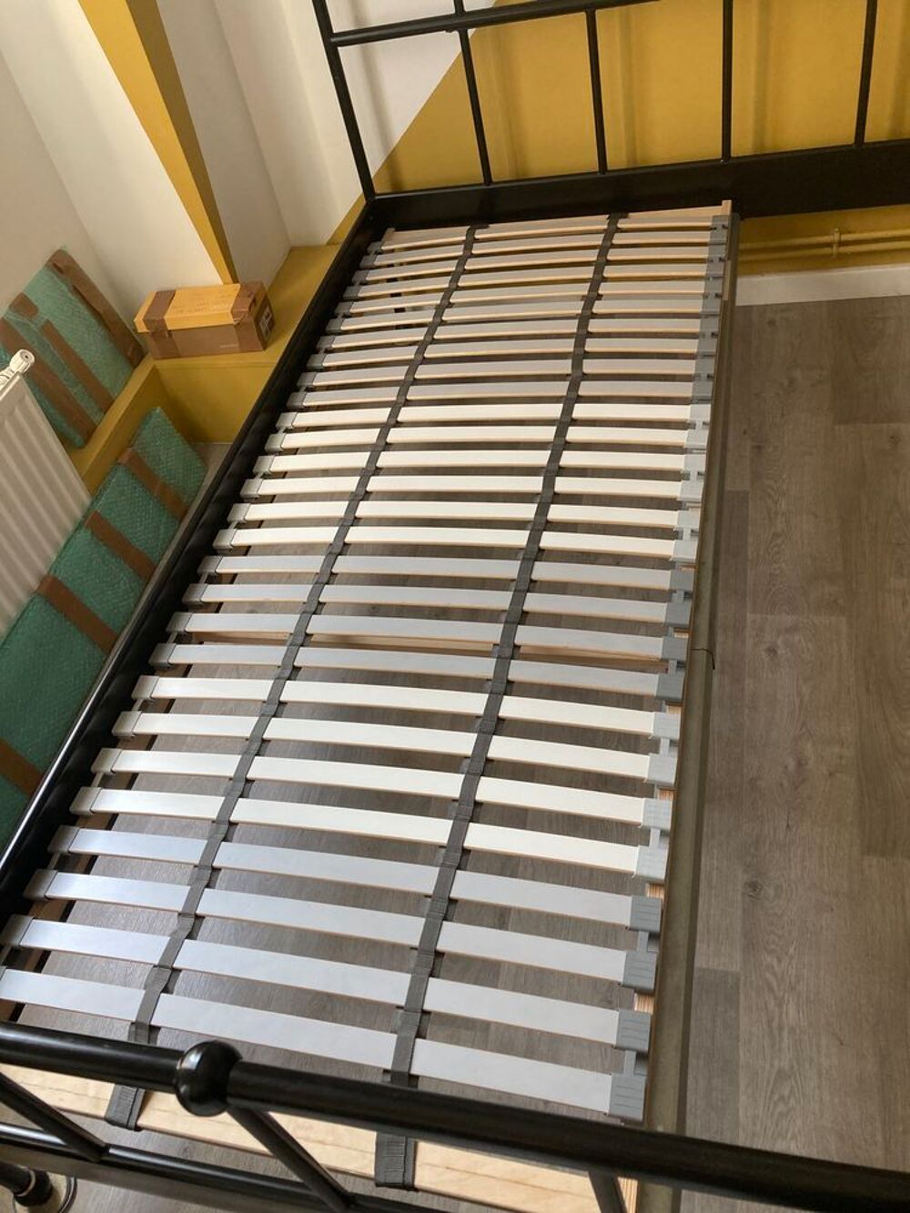 LIT 2 PLACES EN ACIER 160X200 + 2 SOMMIERS A LATTE 80X200 Meubles