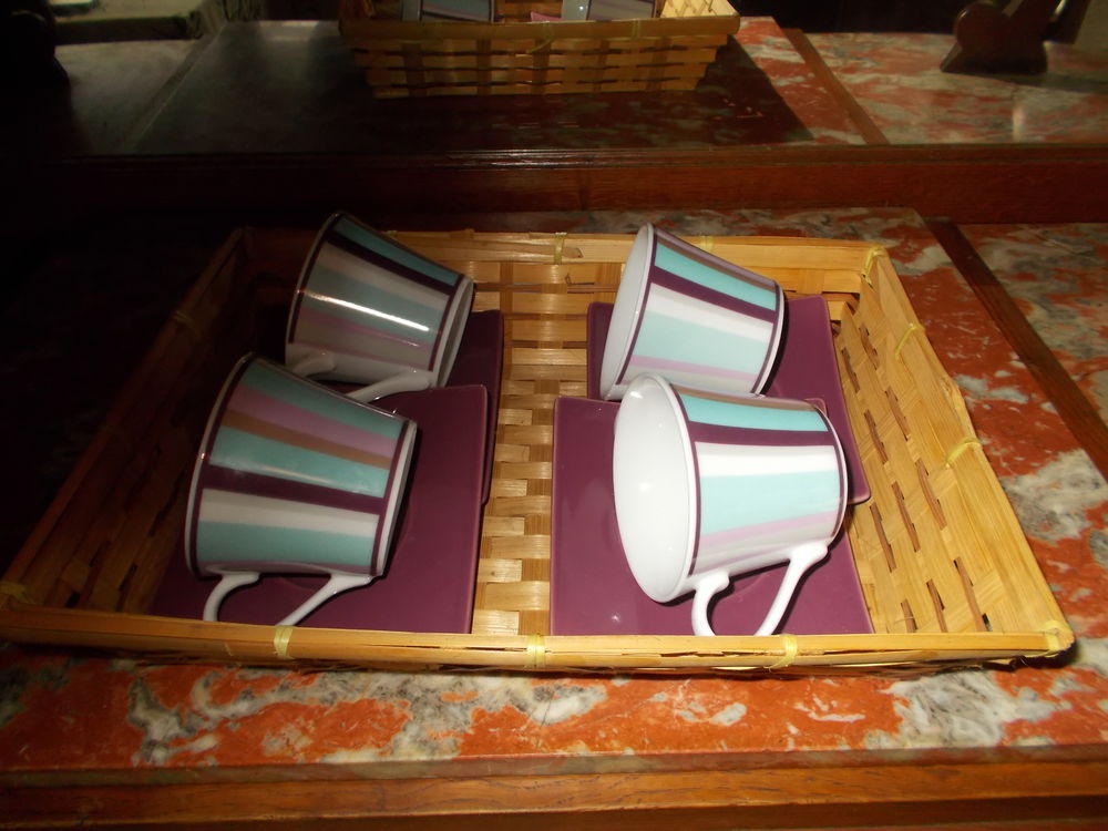4 TASSES ET SOUTASSES Cuisine