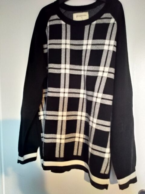  pull stradivarius noir et blanc 8 Montebourg (50)