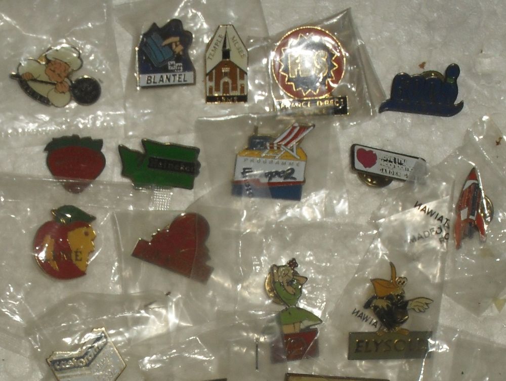 Lot de 22 pin's en excellent &eacute;tat. 