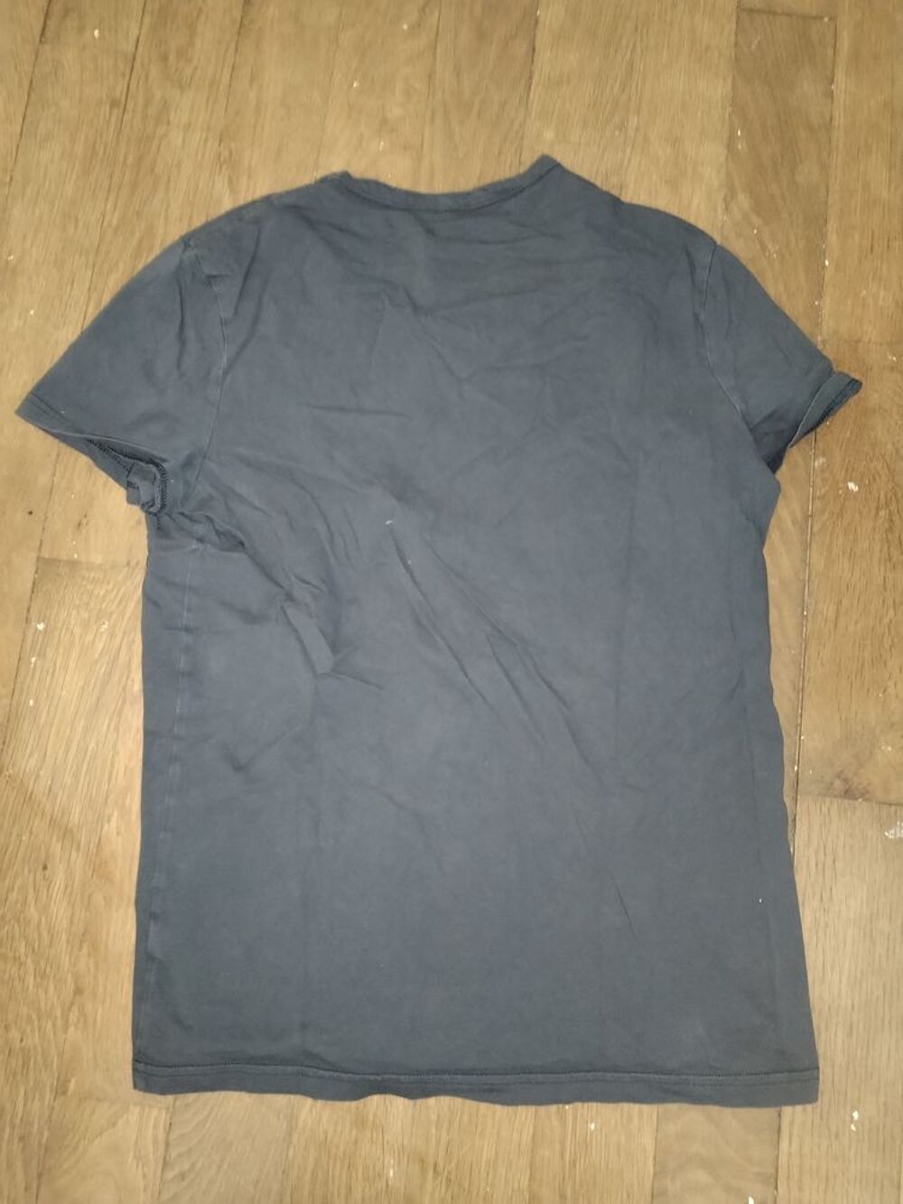 T-shirt homme noir (taille M) Vêtements
