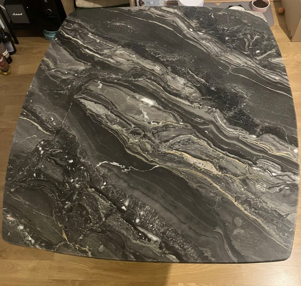 Table &agrave; manger en marbre Meubles