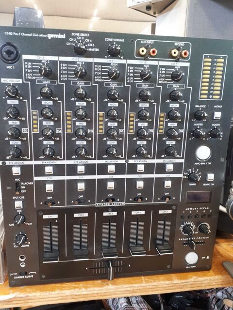 table de mixage 200 Mache (25)