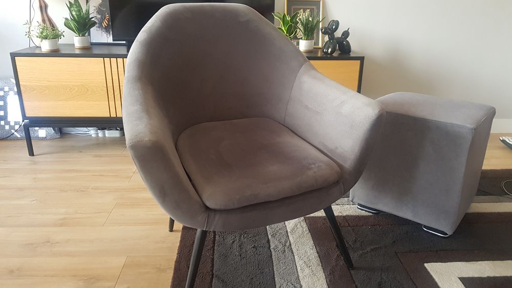 Fauteuil design velours gris moyen + pouf assorti Meubles