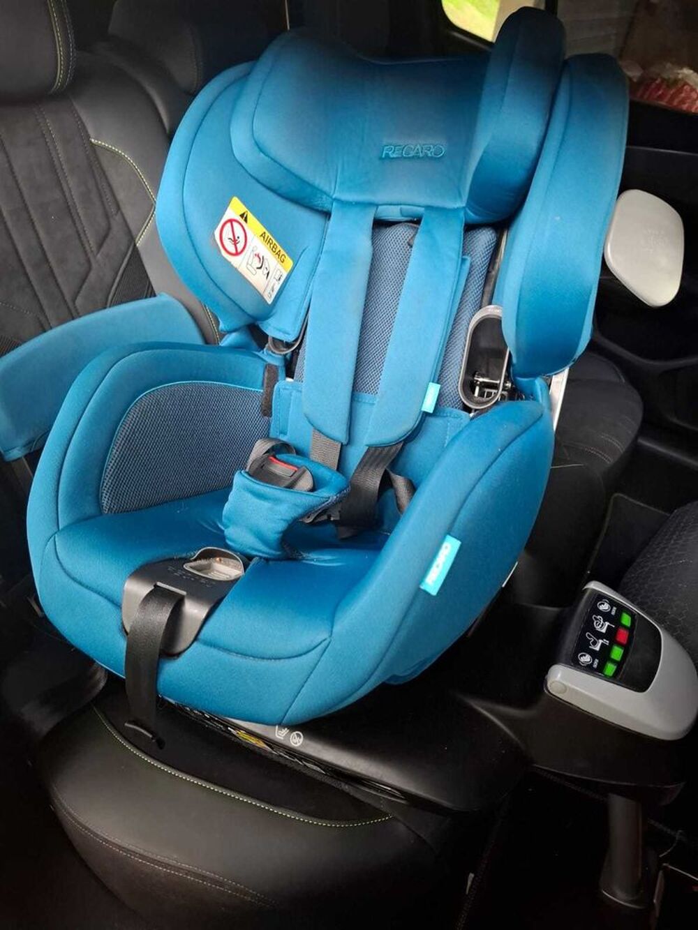 Si&egrave;ge auto + cosy rotatif 
Marque : RECARO
Syst&egrave;me ISOFIX
450 € l'ensemble 
Pas vendu s&eacute;par&eacute;ment Puériculture