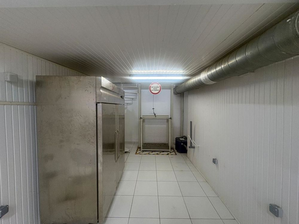 Location Autre LOCAL COMMERCIAL Les abymes