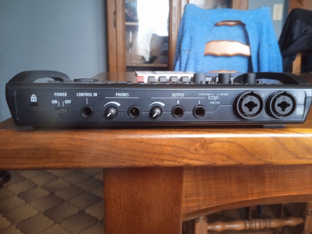 zoom r8 studio num&eacute;rique 8 pistes Instruments de musique