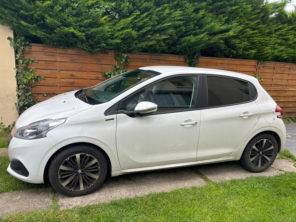 208 PureTech 82ch S&S BVM5 Signature 2019 occasion 78150 Le Chesnay