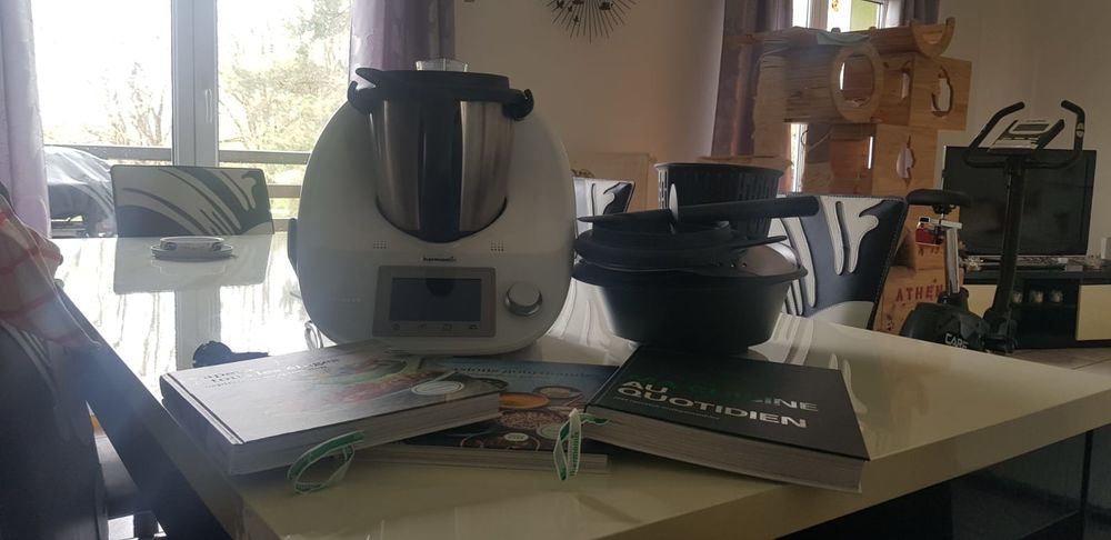 THERMOMIX TM5 CONNECTE ET MACHINE SOUS VIDE Electroménager