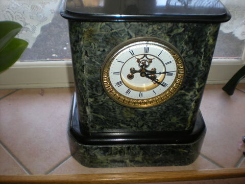 pendule en marbre vein� vert napol�on III de 1800/1900 800 Bailleau-l'�v�que (28)