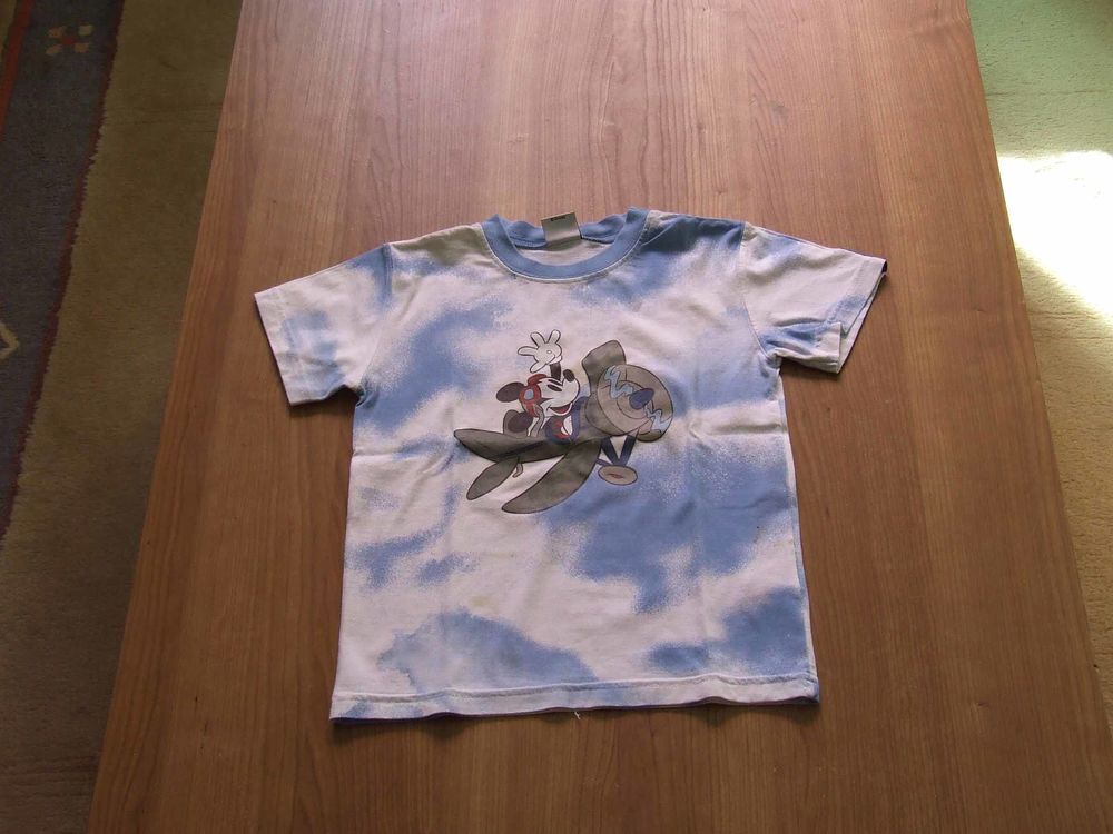 Tee-shirt manches courtes. DISNEY par H&amp;M. Bleu et blanc. Vêtements enfants