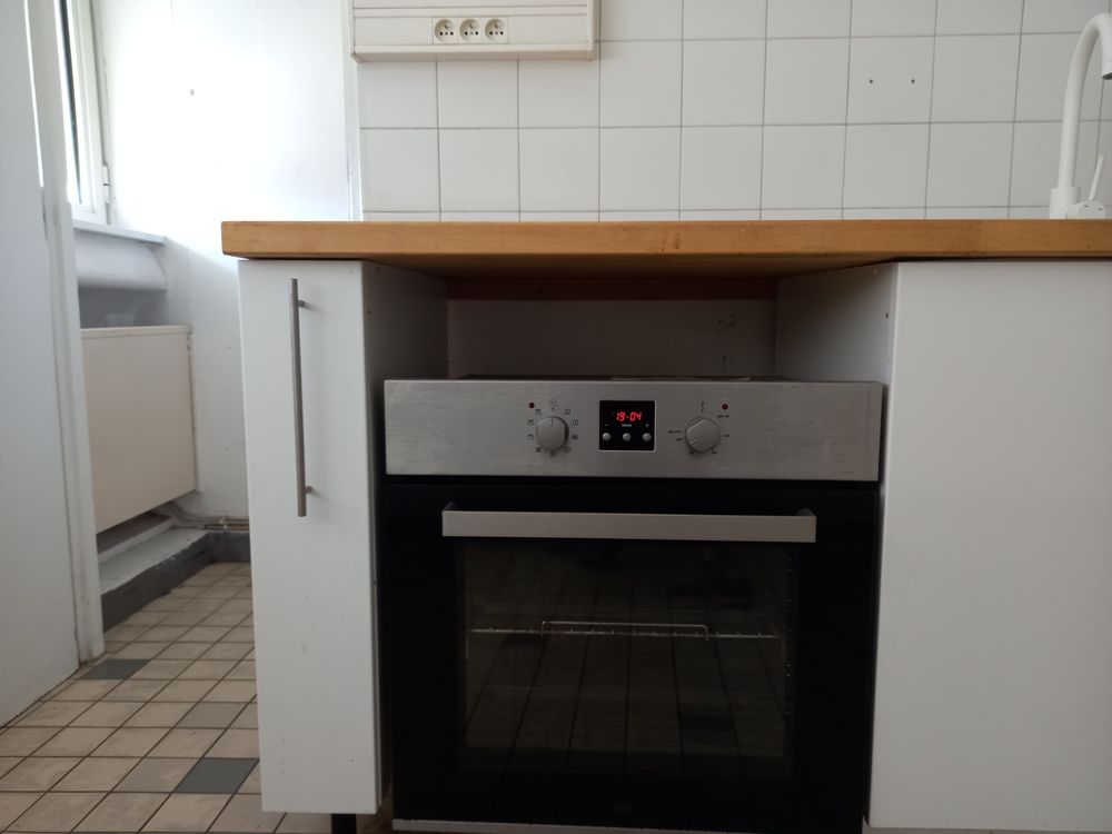 un four encastrable + une table &agrave; induction + trois la Electroménager