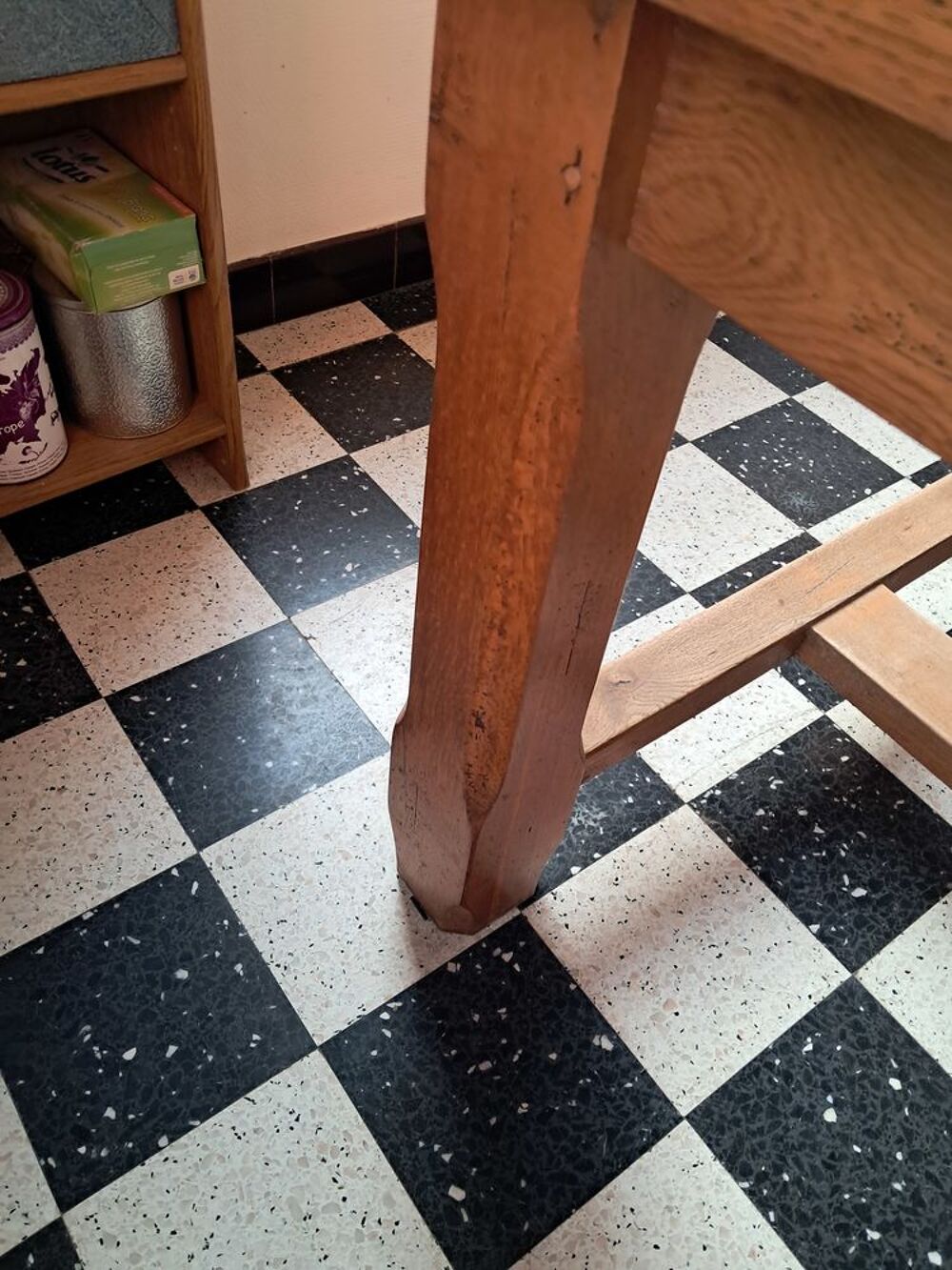 table en ch&ecirc;ne 2m et une rallonge de 0.40cm Meubles