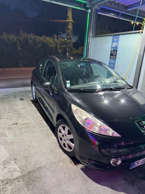 Peugeot 207 1,6 hdi très propre oe...