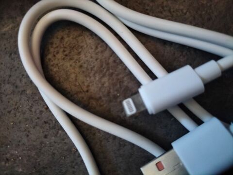 Cable chargeur tlphone iphone TASR France neuf 25 Cachan (94)