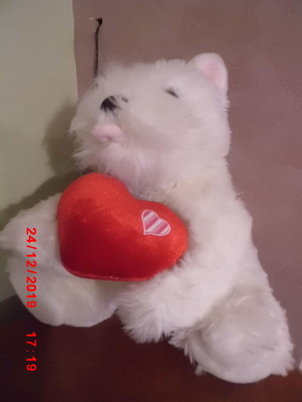 chien blanc avec coeur rouge keel toys Jeux / jouets