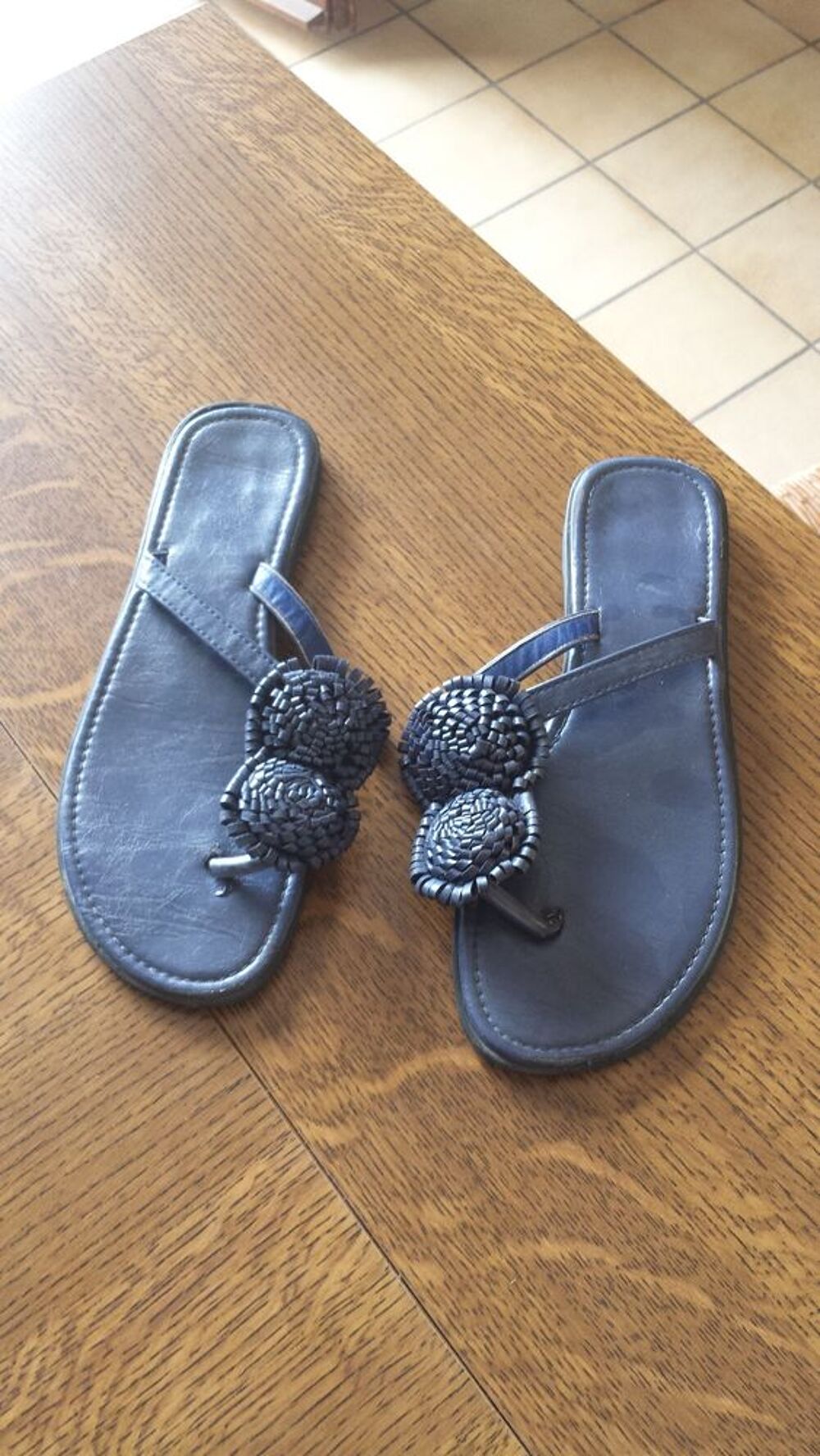 tongs neuves Chaussures