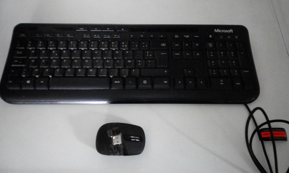Ensemservis que quelque tempsbles &eacute;cran x clavier x sourisne Matériel informatique