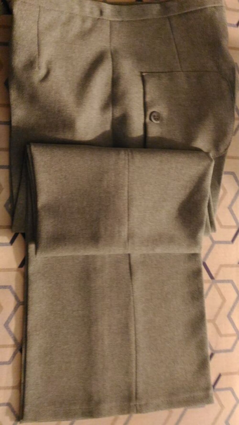 pantalon LM LULU couleur gris clair Vêtements