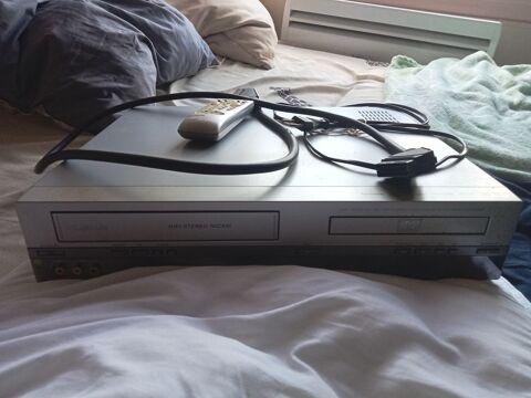 Magntoscope lecteur DVD Thomson,avec tlcommande 50 Monteau (89)