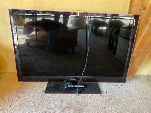 2 téléviseurs Samsung et Panasonic Saint-Paul-en-Forêt (83)