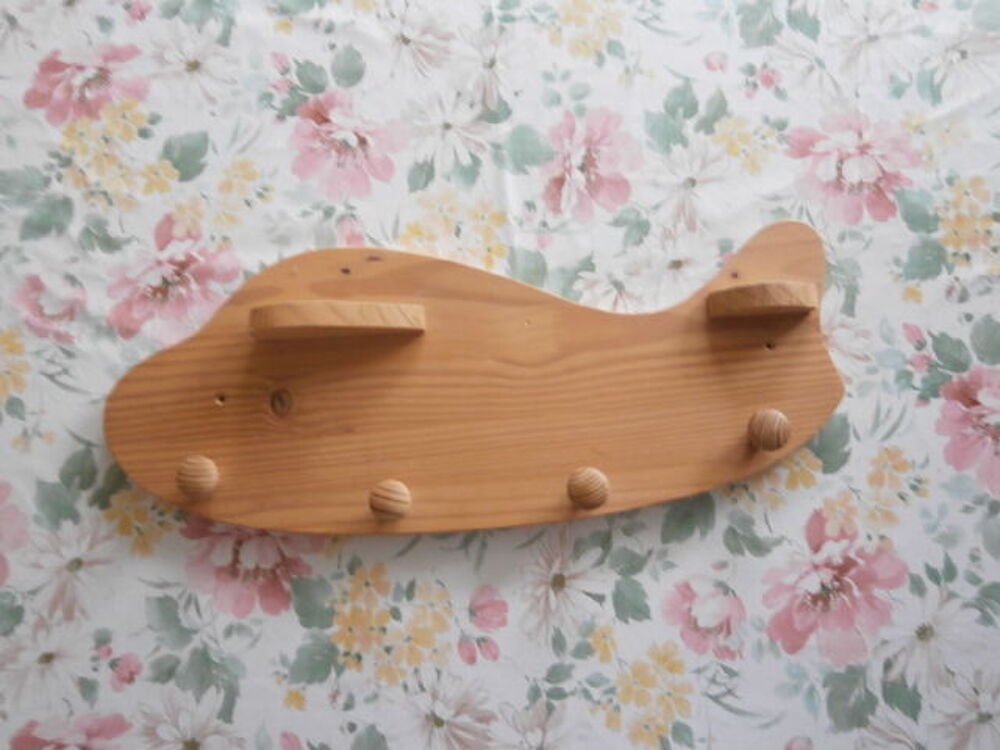 
Porte-manteaux bois forme avion pour enfants Décoration