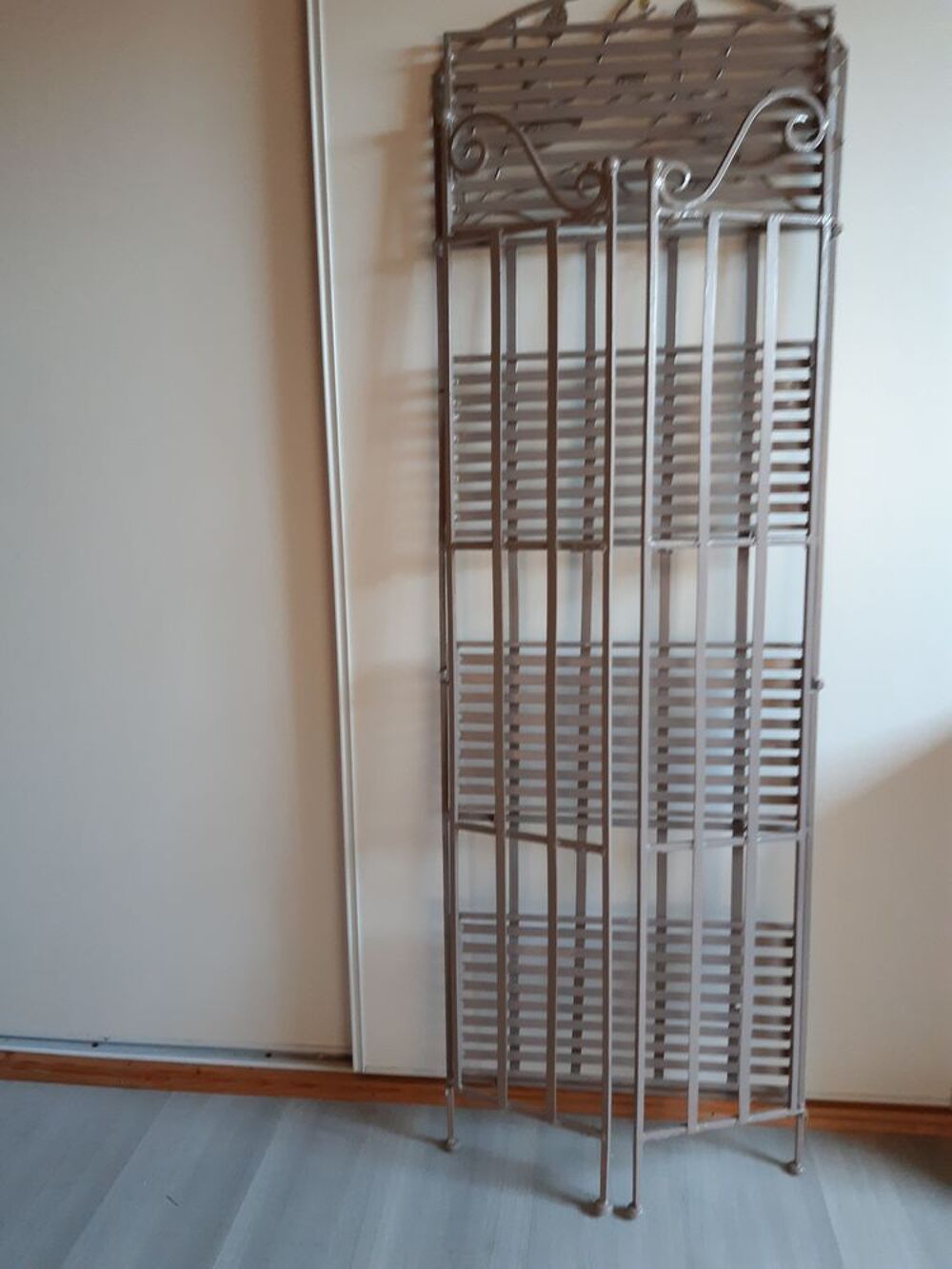 &Eacute;tag&egrave;re en m&eacute;tal Meubles