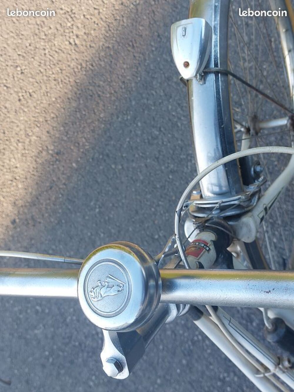 V&eacute;ritable v&eacute;lo de ville "vintage " PEUGEOT ann&eacute;es 1980 Vélos
